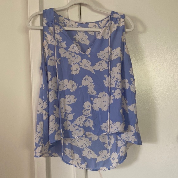 Blue and white floral tank top with ties from Lush. Size M - Picture 1 of 1